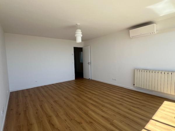 Marseille (13007) LOCATION APPARTEMENT MEUBLÉ TYPE 4 88M2 BALCON FILANT SPLENDIDE VUE MER ET VALLON DES AUFFES 35 BD CIEUSSA 130