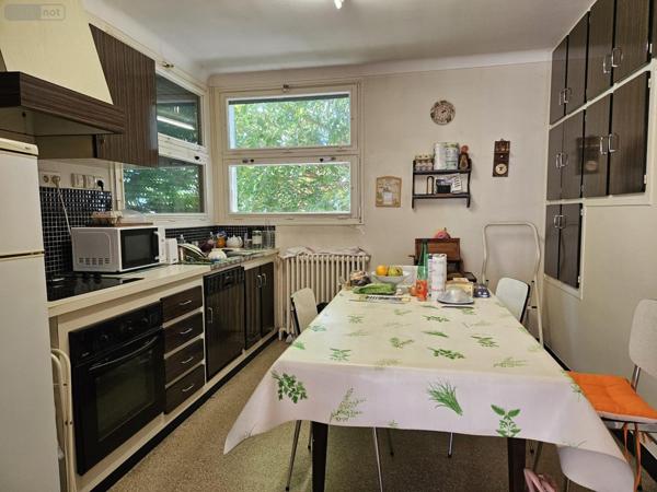 Maison individuelle à vendre à Bressuire dans les Deux-Sèvres (79300), ref : 79025- 301-79025