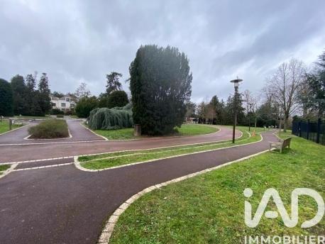 Location appartement 5 pièces 124 m² Garches