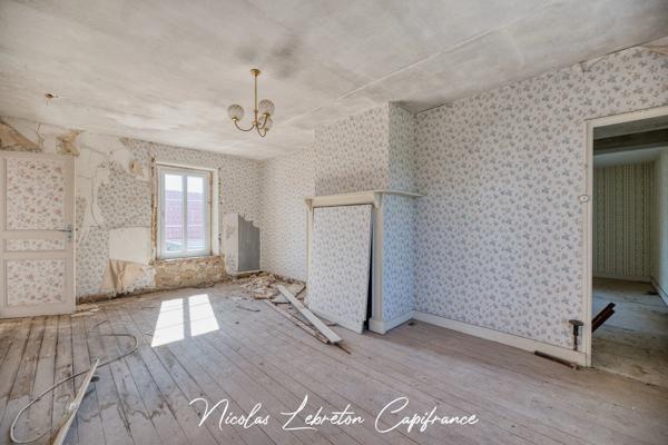 ATHIS-DE-L'ORNE – MAISON À RÉNOVER AVEC BEAU POTENTIEL