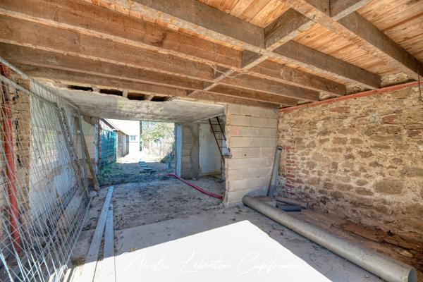 ATHIS-DE-L'ORNE – MAISON À RÉNOVER AVEC BEAU POTENTIEL
