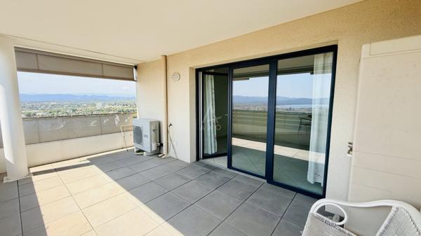 T3 72 m² Saint-Raphaël, terrasse vue mer et piscine en rooftop