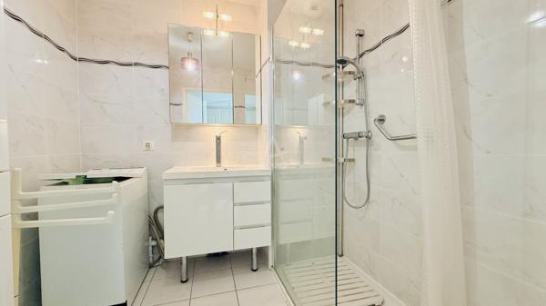 T3 72 m² Saint-Raphaël, terrasse vue mer et piscine en rooftop