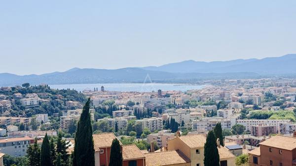 T3 72 m² Saint-Raphaël, terrasse vue mer et piscine en rooftop