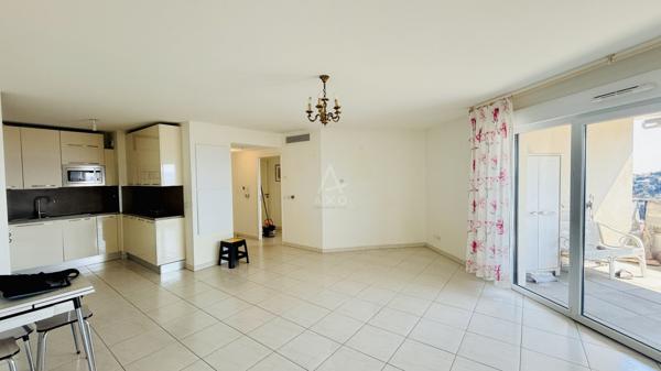 T3 72 m² Saint-Raphaël, terrasse vue mer et piscine en rooftop