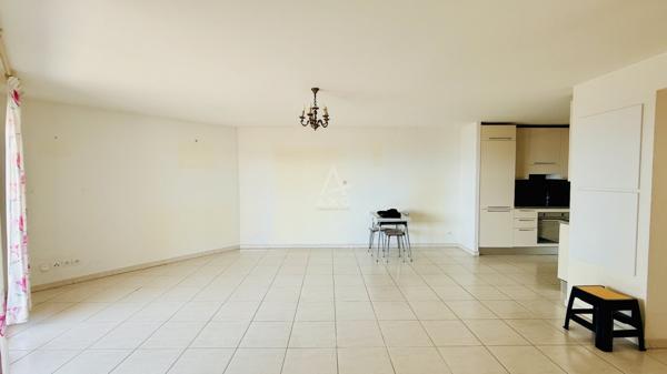 T3 72 m² Saint-Raphaël, terrasse vue mer et piscine en rooftop