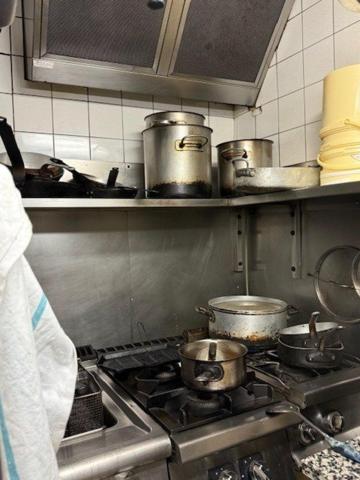 FONDS DE COMMERCE RESTAURANT ITALIEN 120 M2 FOUR A PIZZA A BOIS RUE SAINT LAZARE PARIS 9 EME