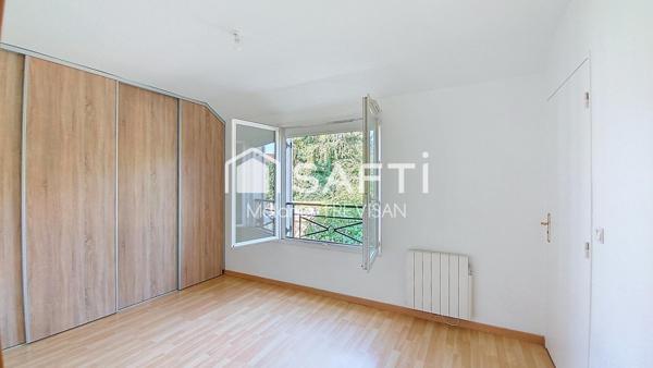 Centre ville de Massy! Vous recherchez une maison sans travaux, bien isolée avec 3 chambres à 10 mn du RER B/C, une visite s'impose!