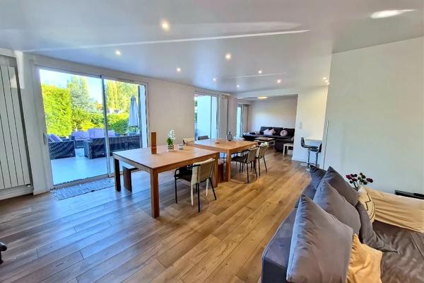 Maison Lesigny 10 pièce(s) 214 m2