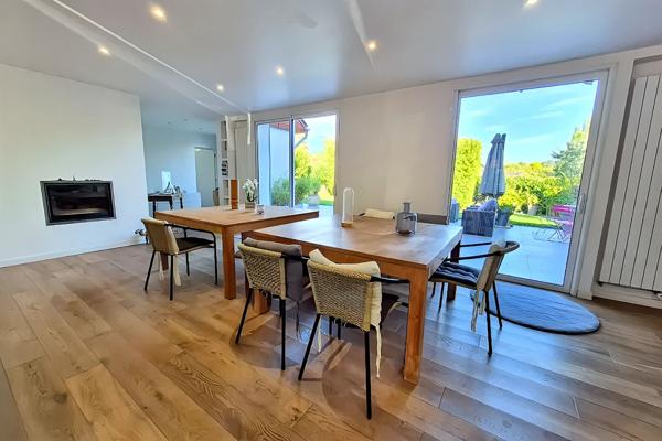 Maison Lesigny 10 pièce(s) 214 m2