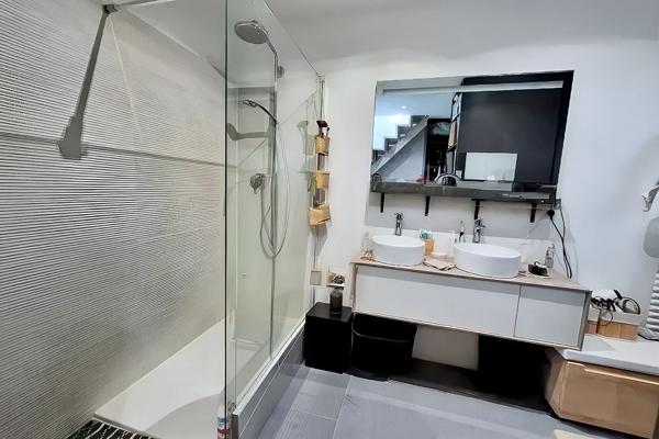 Maison Lesigny 10 pièce(s) 214 m2