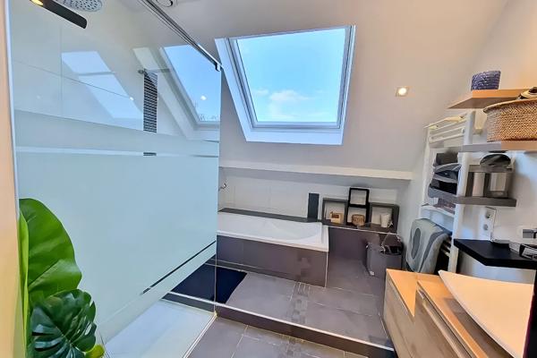 Maison Lesigny 10 pièce(s) 214 m2