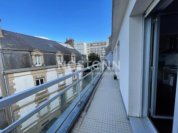 Appartement à vendre à Vannes 2 pièces centre-ville avec un grand balcon au calme proche toutes commodités à pieds