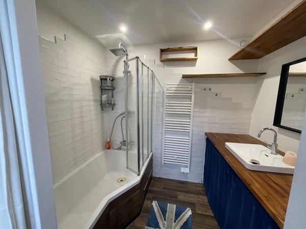 Appartement à vendre à Vannes 2 pièces centre-ville avec un grand balcon au calme proche toutes commodités à pieds