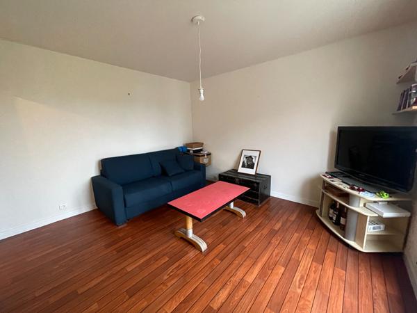 Appartement à vendre à Vannes 2 pièces centre-ville avec un grand balcon au calme proche toutes commodités à pieds