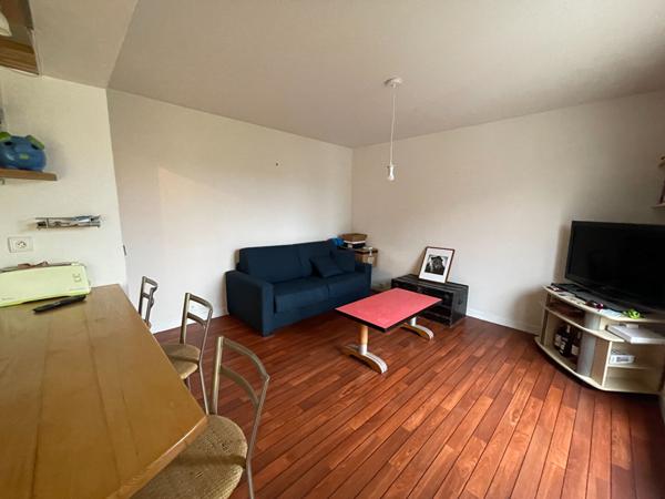 Appartement à vendre à Vannes 2 pièces centre-ville avec un grand balcon au calme proche toutes commodités à pieds
