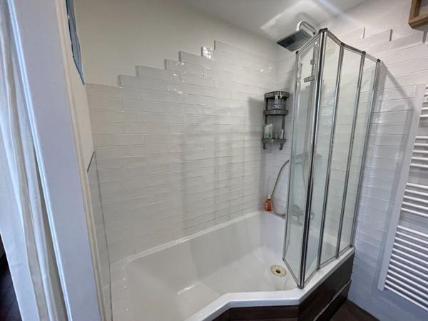 Appartement à vendre à Vannes 2 pièces centre-ville avec un grand balcon au calme proche toutes commodités à pieds