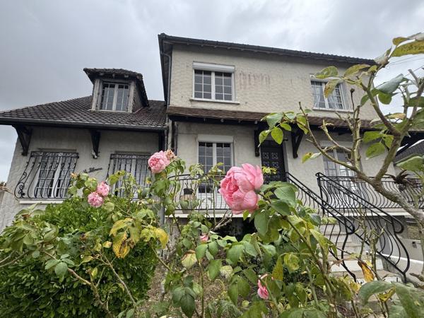 Maison au centre d'Ecueillé