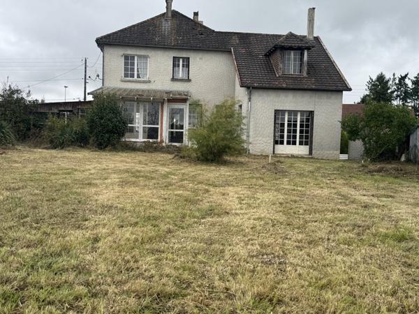 Maison au centre d'Ecueillé