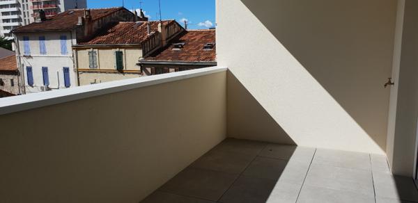 A louer Appartement Marseille 13004  2 pièce(s) 44 m2