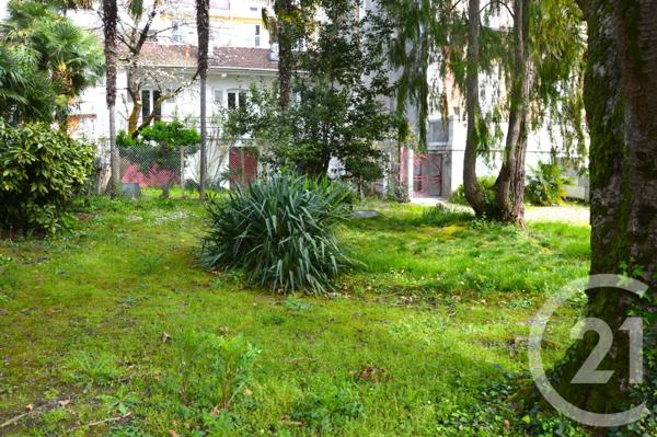 immeuble à vendre  900 m2 PAU - 64