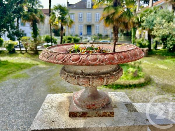 immeuble à vendre  900 m2 PAU - 64