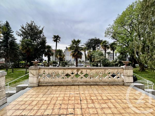 immeuble à vendre  900 m2 PAU - 64