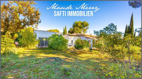 Villa plain-pied de 120 m2 + dépendance de type T2 de 26 m2 - garage - terrain plat et arboré de 2000 m2 - assainnissement individuel aux normes - calme et sans vis-à-vis