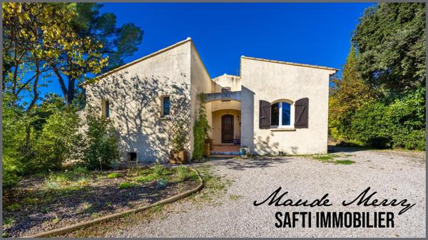 Villa plain-pied de 120 m2 + dépendance de type T2 de 26 m2 - garage - terrain plat et arboré de 2000 m2 - assainnissement individuel aux normes - calme et sans vis-à-vis