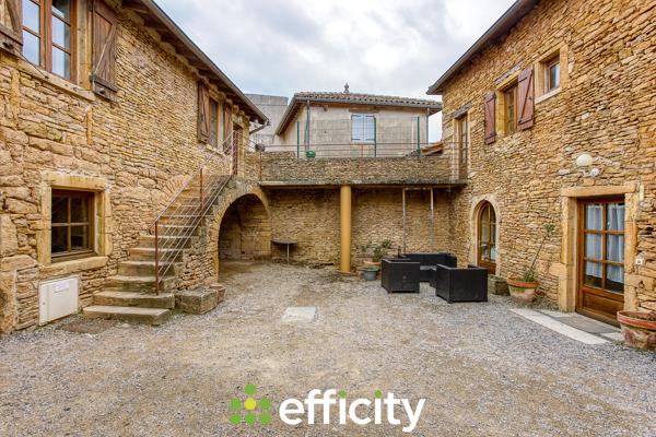 Maison
         20 pièces
        - 300 m² Bien prestige 599 000 € *