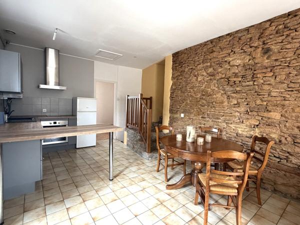 Maison
         20 pièces
        - 300 m² Bien prestige 599 000 € *