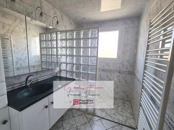 A VENDRE  en EXCLUSIVITE aux Herbiers, centre ville - Maison avec 4 chambres sur un terrain de  729 m2 env