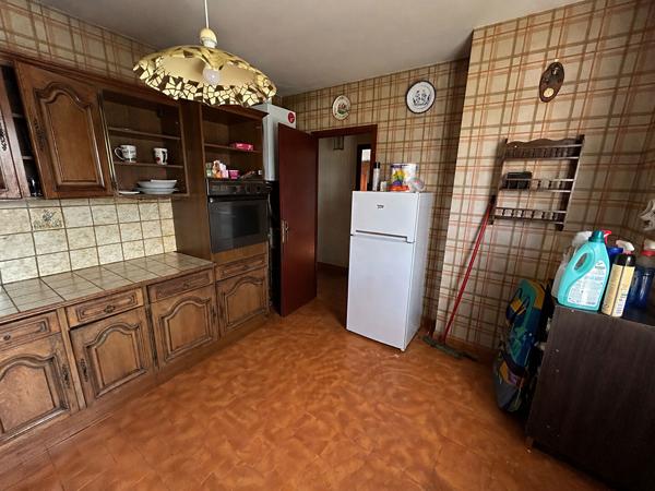 Maison à vendre Saint Pierre du Mont quartier sécurisé garage 4 chambres fort potentiel