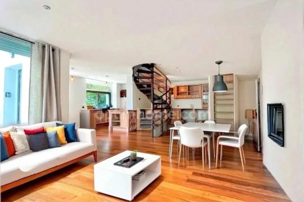 Maison moderne et atypique à Écouen (95) : proche gare - 3 chambres