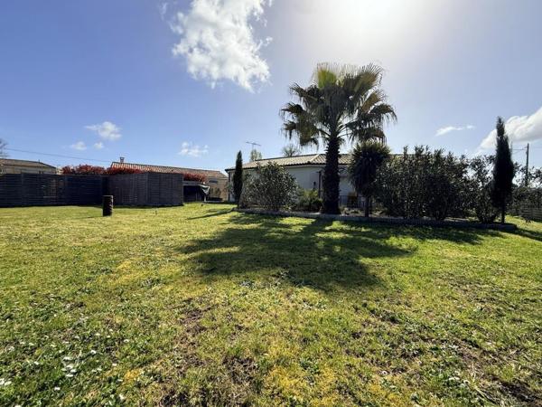 ST SAVIN MAISON AVEC TROIS CHAMBRES Saint-Savin (33920)