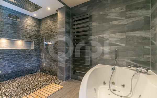 Maison à vendre    6 pièces •  Marolles-en-Brie