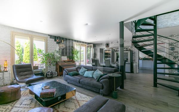 Maison à vendre    6 pièces •  Marolles-en-Brie