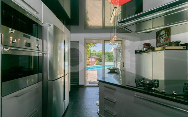 Maison à vendre    6 pièces •  Marolles-en-Brie