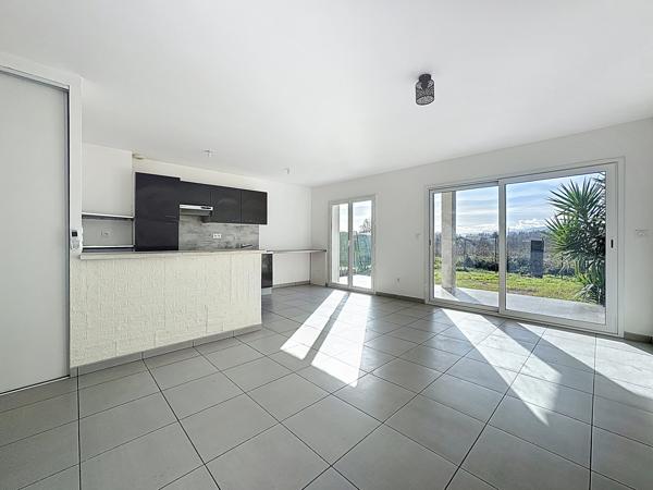 Duplex T3 avec jardin privatif - 2 parkings - Proche des plages – 249 000 €