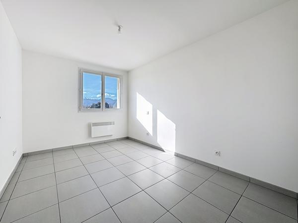 Duplex T3 avec jardin privatif - 2 parkings - Proche des plages – 249 000 €
