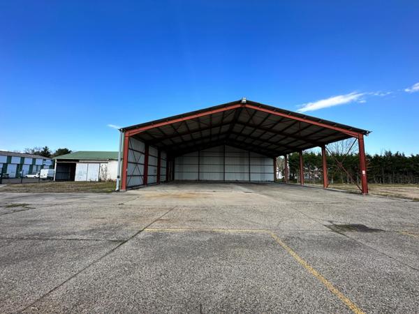 depot industruel de 3000 m² environ sur un hectare