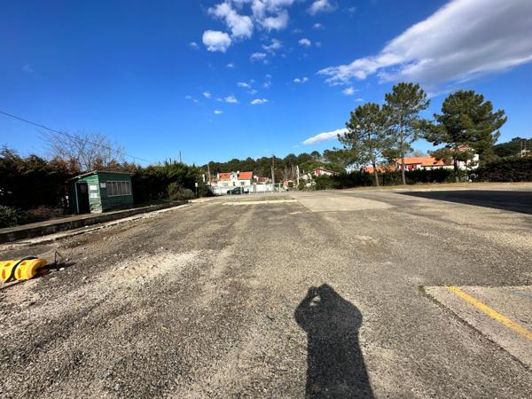 depot industruel de 3000 m² environ sur un hectare