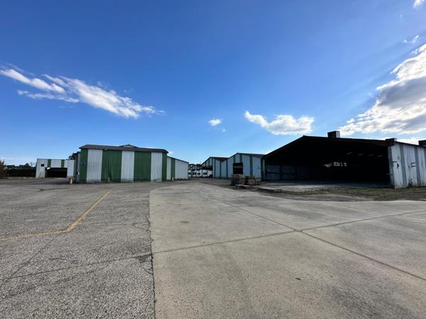 depot industruel de 3000 m² environ sur un hectare