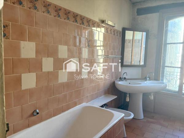 IMMEUBLE MITOYEN A RENOVER AVEC JARDIN ET GARAGE