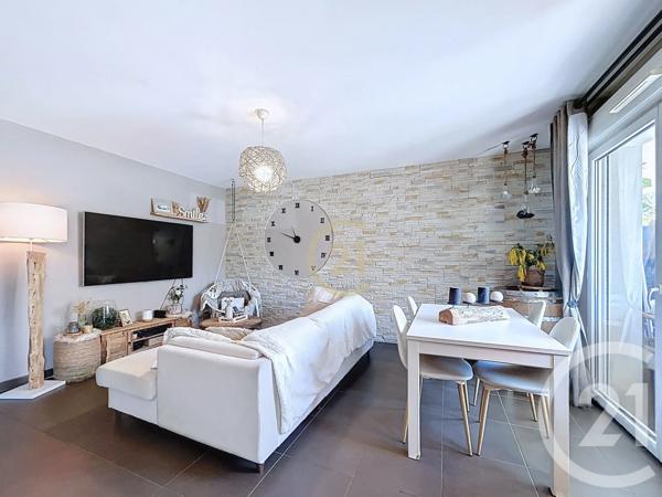 Maison à vendre  3 pièces - 67 m 2   ENTRESSEN  - 13