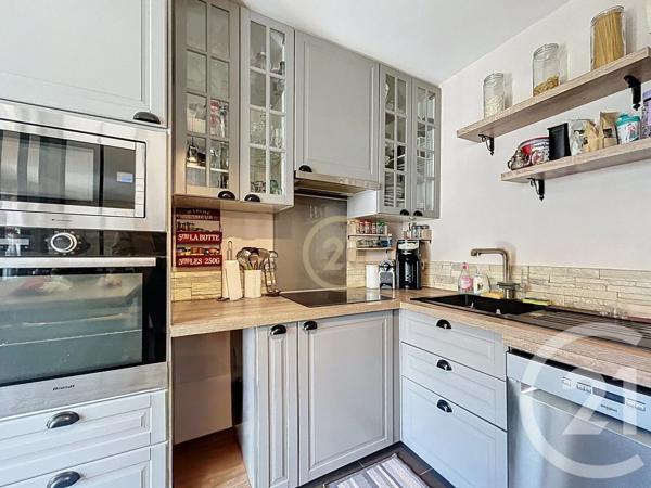 Maison à vendre  3 pièces - 67 m 2   ENTRESSEN  - 13