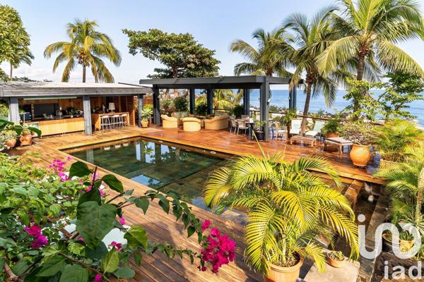 Maison 11 pièces de 246 m² à Saint-Paul (97434)