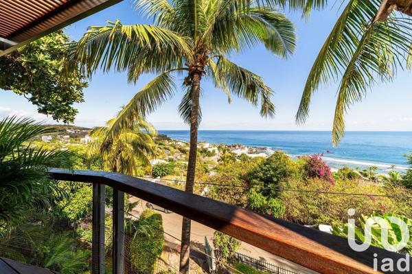 Maison 11 pièces de 246 m² à Saint-Paul (97434)