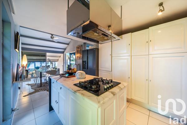 Maison 11 pièces de 246 m² à Saint-Paul (97434)