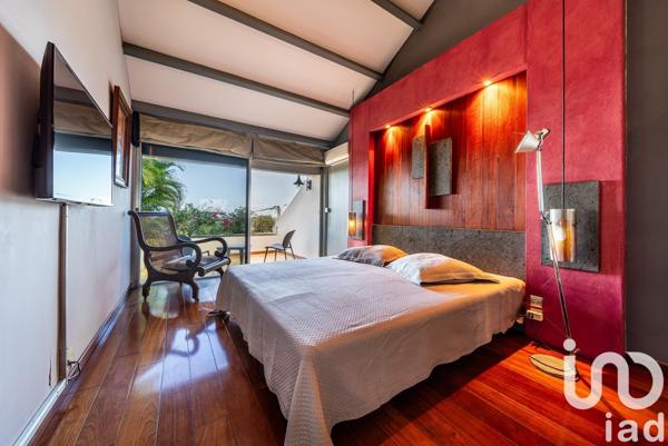 Maison 11 pièces de 246 m² à Saint-Paul (97434)